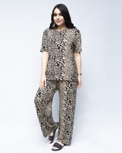 ست تیشرت یقه گرد و شلوار ویسکوز طرحدار