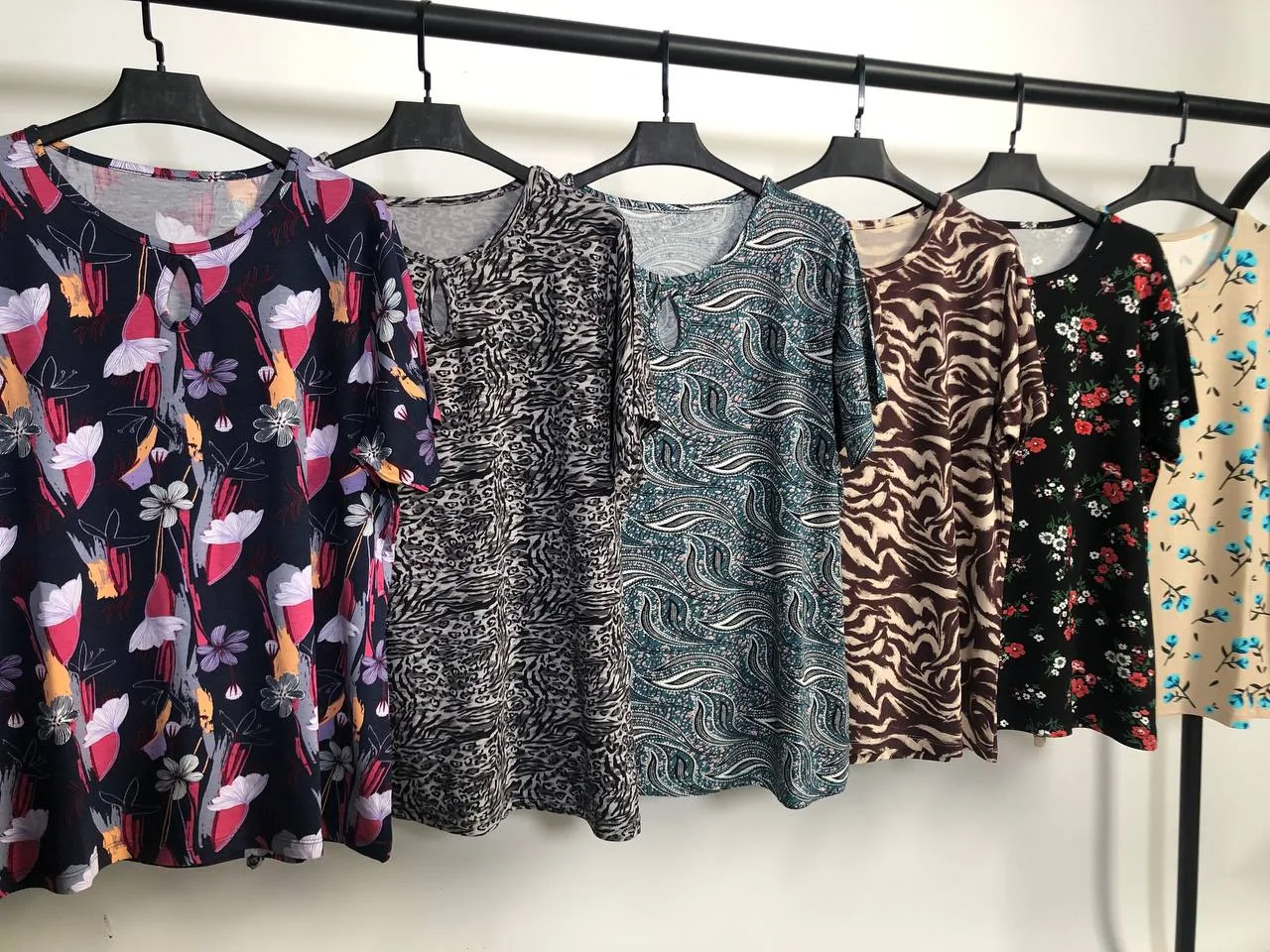 تیشرت ویسکوز یقه اشکی پک طرح بندی سوم